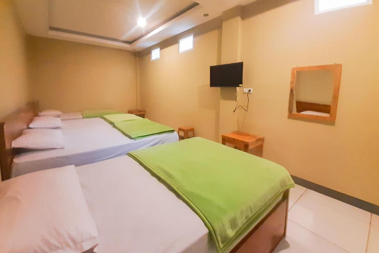 Delvia Bromo Homestay Mitra Reddoorz Pasuruan Exterior photo